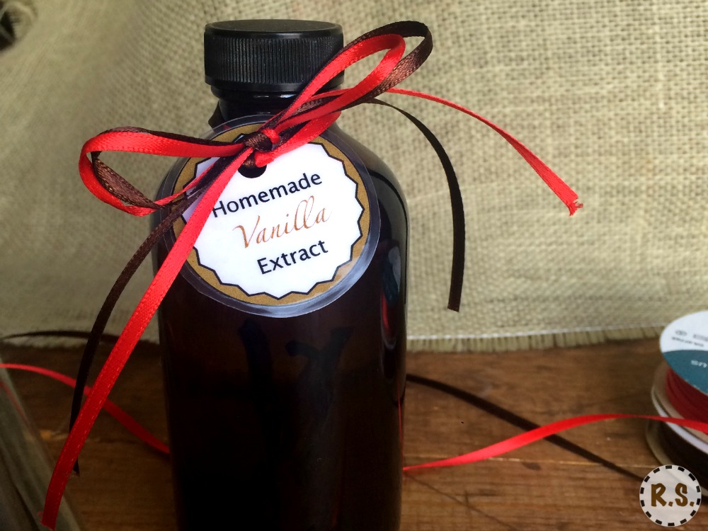 This vanilla extract recipe is easy to make yummy and homemade. An great DIY recipe that will give a delicious hint of vanilla to any batch of cookies. Use this extract in your favorite recipe!